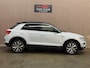 Volkswagen T-Roc 1.5 TSI R-line 2018 LED NAVI CAR-PLAY CRUISE