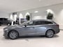 Mazda 6 Sportbreak 2.5 SkyActiv-G 194 Signature Metaalkleur | Trekhaak Met Afneembare Kogel | Achterbank verwarmd | Airco | Apple Carplay/Android Auto | Audio Installatie Premium | Autonomous Emergency Braking | Bluetooth Telefoonverbinding | Cruise Control Adaptief | Dodehoek detectie| Elektrisch Schuif/Kanteldak | Extra Getint Glas | Head-Up Display | LED Koplampen | Luxe Lederen Bekleding | Lichtmetalen Velgen 19'' | Navigatiesysteem Full Map | Start/Stop Systeem | Stoel Ventilatie Voor | Voorstoelen Verwarmd | Stuurwiel Verwarmd