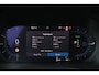 Volvo XC60 T8 Recharge AWD Plus Dark - Panorama/schuifdak - IntelliSafe Assist - Harman/Kardon audio - Adaptieve LED koplampen - Parkeercamera achter - Verwarmde voorstoelen, stuur & achterbank - Parkeersensoren voor & achter - Elektr. bedienb. voorstoelen met geheugen - Draadloze tel. lader - Standkachel - Extra getint glas - Elektr. inklapbare trekhaak - 19' LMV