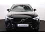Volvo XC60 T8 Recharge AWD Plus Dark - Panorama/schuifdak - IntelliSafe Assist - Harman/Kardon audio - Adaptieve LED koplampen - Parkeercamera achter - Verwarmde voorstoelen, stuur & achterbank - Parkeersensoren voor & achter - Elektr. bedienb. voorstoelen met geheugen - Draadloze tel. lader - Standkachel - Extra getint glas - Elektr. inklapbare trekhaak - 19' LMV