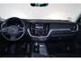 Volvo XC60 T8 Recharge AWD Plus Dark - Panorama/schuifdak - IntelliSafe Assist - Harman/Kardon audio - Adaptieve LED koplampen - Parkeercamera achter - Verwarmde voorstoelen, stuur & achterbank - Parkeersensoren voor & achter - Elektr. bedienb. voorstoelen met geheugen - Draadloze tel. lader - Standkachel - Extra getint glas - Elektr. inklapbare trekhaak - 19' LMV