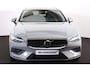 Volvo V60 T6 Recharge AWD Core Bright - IntelliSafe Assist & Surround - 360º Camera - Harman/Kardon audio - Adaptieve LED koplampen - Verwarmde voorstoelen, stuur & achterbank - Parkeersensoren voor & achter - Extra getint glas - 18' LMV