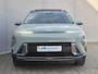 Hyundai Kona 1.6 GDI HEV Premium Sky Automaat / Dealer onderhouden / Fabrieksgarantie tot 11-2028 / Glazen schuif- en kanteldak / Elektrische achterklep / Stuur-, Stoel & Achterbank verwarming / Bose Audio Systeem / Adaptief cruise control /