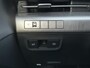 Hyundai Kona 1.6 GDI HEV Premium Sky Automaat / Dealer onderhouden / Fabrieksgarantie tot 11-2028 / Glazen schuif- en kanteldak / Elektrische achterklep / Stuur-, Stoel & Achterbank verwarming / Bose Audio Systeem / Adaptief cruise control /