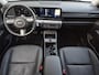 Hyundai Kona 1.6 GDI HEV Premium Sky Automaat / Dealer onderhouden / Fabrieksgarantie tot 11-2028 / Glazen schuif- en kanteldak / Elektrische achterklep / Stuur-, Stoel & Achterbank verwarming / Bose Audio Systeem / Adaptief cruise control /