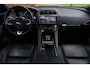 Jaguar F-Pace 2.0 Portfolio AWD 30t Aut. | R-sport | Panorama | Virtual Dashboard | Stuurverwarmd | Meridian | Trekhaak | Camera |