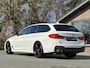 BMW 5-Serie Touring 540i xDrive | High Executive | 6-cilinder | Panoramadak | Leer | LED | Keyless | Harman Kardon |