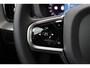 Volvo XC60 T6 Plug-in hybrid Ultra Black Edition | Trekhaak | Panoramadak | Head-Up | 360 Camera | Stoel+Stuurverwarming | 21 Inch