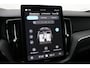 Volvo XC60 T6 Plug-in hybrid Ultra Black Edition | Trekhaak | Panoramadak | Head-Up | 360 Camera | Stoel+Stuurverwarming | 21 Inch