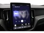 Volvo XC60 T6 Plug-in hybrid Ultra Black Edition | Trekhaak | Panoramadak | Head-Up | 360 Camera | Stoel+Stuurverwarming | 21 Inch