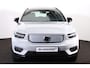 Volvo XC40 Recharge Pro - Panorama/schuifdak - IntelliSafe Assist & Surround - 360º Camera - Harman/Kardon audio - Adaptieve LED koplampen - Verwarmde voorstoelen & stuur - Parkeersensoren voor & achter - Elektr. bedienb. voorstoelen met geheugen links - Draadloze tel. lader - 19' LMV