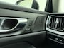 Volvo V60 T6 350pk AWD Plus Dark / 19'' / 360 Camera / Full-LED / Trekhaak / Harman&Kardon Audio / Elektr. Stoelen / ACC / BLIS / Getint glas / Stoel + Stuurw. Verwarming / Achterb. verwarming /