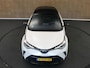 Toyota C-HR 2.0 Hybrid Bi-Tone - ORIGINEEL NEDERLANDSE AUTO - AFKOMSTIG VAN 1E EIGENAAR - 18 INCH LICHT METALEN VELGEN MET MICHELIN BANDEN - PARKEERASSISTENT - JBL AUDIO - DODEHOEK DETECTIE - PARKEERSENSOREN VOOR/ ACHTER - NAVIGATIE - STOELVERWARMING