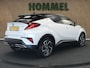 Toyota C-HR 2.0 Hybrid Bi-Tone - ORIGINEEL NEDERLANDSE AUTO - AFKOMSTIG VAN 1E EIGENAAR - 18 INCH LICHT METALEN VELGEN MET MICHELIN BANDEN - PARKEERASSISTENT - JBL AUDIO - DODEHOEK DETECTIE - PARKEERSENSOREN VOOR/ ACHTER - NAVIGATIE - STOELVERWARMING