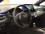 Toyota C-HR 2.0 Hybrid Bi-Tone - ORIGINEEL NEDERLANDSE AUTO - AFKOMSTIG VAN 1E EIGENAAR - 18 INCH LICHT METALEN VELGEN MET MICHELIN BANDEN - PARKEERASSISTENT - JBL AUDIO - DODEHOEK DETECTIE - PARKEERSENSOREN VOOR/ ACHTER - NAVIGATIE - STOELVERWARMING