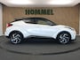 Toyota C-HR 2.0 Hybrid Bi-Tone - ORIGINEEL NEDERLANDSE AUTO - AFKOMSTIG VAN 1E EIGENAAR - 18 INCH LICHT METALEN VELGEN MET MICHELIN BANDEN - PARKEERASSISTENT - JBL AUDIO - DODEHOEK DETECTIE - PARKEERSENSOREN VOOR/ ACHTER - NAVIGATIE - STOELVERWARMING