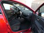 Renault Clio 0.9 TCe Eco2 Limited | Origineel Nederlands | Navigatie | DAB | Cruise Control | Parkeersenoren achter | Airco | Lichtmetalen velgen | Top onderhouden | 1e eigenaar