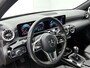 Mercedes-Benz A-klasse 160 Business Solution Luxury Ledkoplampen | MBUX augmented reality voor navigatie | Sfeerverlichting | Stoelverwarming voor | Achteruitrijcamera. Inclusief 24 maanden Mercedes-Benz Certified garantie voor Europa.