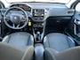 Peugeot 208 1.2 PureTech Blue Lion 3e Eig! Navi Airco PDC NAP APK