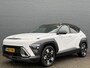 Hyundai Kona New 1.6 GDI HEV 141pk DCT Premium Two Tone | WINTERSALE! | Trekhaak | Navigatie | BOSE Speakers | Stoelventilatie | Stoel & Stuurverwarming