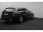 BMW 3-Serie Touring 320e 2023 | Connected Services | Carplay | DAB Radio | Stuurverwarming | Adaptive Cruise Control | Boekjes | Keyless 2 Sleutels | Elektrische Trekhaak & Achterklep | Navigatie | Stuurwiel Bediening