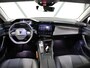 Peugeot 308 SW 180PK HYbrid Allure Pack | 1ste eigenaar | AUTOMAAT | LEER/Stof | Stoelverwarming | Adaptive Cruise Control | Camera | Navigatie | Dodehoekdetectie | Isofix | Privacy Glass |
