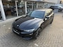 BMW 3-Serie Touring 320e FACELIFT / Navi / Cruise / Camera / Climate / Trekhaak / 20" Breedset.