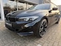 BMW 3-Serie Touring 320e FACELIFT / Navi / Cruise / Camera / Climate / Trekhaak / 20" Breedset.