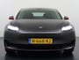 Tesla Model 3 Long Range AWD 75kWh Facelift Warmtepomp Trekhaak SOH 88% Wrap AutoPilot Leder Panoramadak Adaptive-Cruise Camera's Elektr.-Stuur+Stoelen+Spiegels+Geheugen+Easy-Entry+Verwarmde stoelen Park assistent Pdc WIFI Lane-Assist Privacy Glas Navi LED DAB Voorverwarmen interieur Keyless One-Pedal-Drive 4WD 1.000KG Trekgewicht Origineel Nederlandse Auto Fabrieksgarantie op Accu en Motor tot 26-11-2029/192.00km