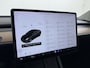 Tesla Model 3 Long Range AWD 75kWh Facelift Warmtepomp Trekhaak SOH 88% Wrap AutoPilot Leder Panoramadak Adaptive-Cruise Camera's Elektr.-Stuur+Stoelen+Spiegels+Geheugen+Easy-Entry+Verwarmde stoelen Park assistent Pdc WIFI Lane-Assist Privacy Glas Navi LED DAB Voorverwarmen interieur Keyless One-Pedal-Drive 4WD 1.000KG Trekgewicht Origineel Nederlandse Auto Fabrieksgarantie op Accu en Motor tot 26-11-2029/192.00km
