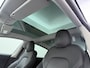 Tesla Model 3 Long Range AWD 75kWh Facelift Warmtepomp Trekhaak SOH 88% Wrap AutoPilot Leder Panoramadak Adaptive-Cruise Camera's Elektr.-Stuur+Stoelen+Spiegels+Geheugen+Easy-Entry+Verwarmde stoelen Park assistent Pdc WIFI Lane-Assist Privacy Glas Navi LED DAB Voorverwarmen interieur Keyless One-Pedal-Drive 4WD 1.000KG Trekgewicht Origineel Nederlandse Auto Fabrieksgarantie op Accu en Motor tot 26-11-2029/192.00km