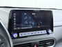 Hyundai Kona Electric EV 64kWh SOH 100% Trekhaak Warmtepomp Navi Camera Ecc Adap.Cruise Head-Up Display Apple Carplay/Android Auto Pdc Fashion Keyless Lane Assist Dodehoek Detector FCA Privacy Glas Regensensor Bluetooth 1e Eigenaar Origineel Nederlandse Auto