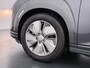 Hyundai Kona Electric EV 64kWh SOH 100% Trekhaak Warmtepomp Navi Camera Ecc Adap.Cruise Head-Up Display Apple Carplay/Android Auto Pdc Fashion Keyless Lane Assist Dodehoek Detector FCA Privacy Glas Regensensor Bluetooth 1e Eigenaar Origineel Nederlandse Auto