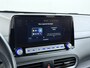 Hyundai Kona Electric EV 64kWh SOH 100% Trekhaak Warmtepomp Navi Camera Ecc Adap.Cruise Head-Up Display Apple Carplay/Android Auto Pdc Fashion Keyless Lane Assist Dodehoek Detector FCA Privacy Glas Regensensor Bluetooth 1e Eigenaar Origineel Nederlandse Auto