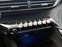 Peugeot 3008 Premium 130pk | 1ste eigenaar | Camera Voor + Achter | Electrische achterklep | Keyless Entry/Start | Navigatie | 19" Lichtmetalen Velgen | LEER/Stof | Elektrisch Verstelbare Bestuurdersstoel met Geheugen |