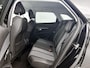 Peugeot 3008 Premium 130pk | 1ste eigenaar | Camera Voor + Achter | Electrische achterklep | Keyless Entry/Start | Navigatie | 19" Lichtmetalen Velgen | LEER/Stof | Elektrisch Verstelbare Bestuurdersstoel met Geheugen |
