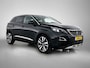 Peugeot 3008 Premium 130pk | 1ste eigenaar | Camera Voor + Achter | Electrische achterklep | Keyless Entry/Start | Navigatie | 19" Lichtmetalen Velgen | LEER/Stof | Elektrisch Verstelbare Bestuurdersstoel met Geheugen |