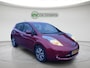 Nissan Leaf Tekna 30 kWh | SOH +-60% | Volleder | Stoel- en stuurverwarming | 4 nieuwe all-season banden + Apk-keuring |