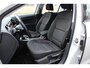 Volkswagen E-Golf E-DITION 136pk / LED / Navigatie / Camera / Climate Control / 16" LMV / White pearl lak