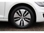 Volkswagen E-Golf E-DITION 136pk / LED / Navigatie / Camera / Climate Control / 16" LMV / White pearl lak
