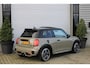 MINI Cooper S Mini 2.0 Chili JCW | Unieke Uitvoering | Pano | ACC | Camera | Stoelverwarming | Union Jack | Chester Malt Brown | Emerald Grey | John Cooper Works 192 PK