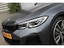 BMW 3-Serie Touring M340i xDrive First Edition Pano | Trekhaak | Camera | Comfort Access | Memory | Driving Assistent Professional | HeadUp | Laser | Frozen Grey | Dealer Onderhouden | Uniek! Concoursstaat! Nieuwprijs €109,376,00