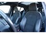 Volvo XC40 T3 AUT8 163PK R-Design | Panoramadak | Rondomzicht camera | Elektrisch verstelbare voorstoelen | Harman Kardon audio | Trekhaak semi elektrisch inklapbaar | 19" Lichtmetalen velgen | Stoel- & Stuurwielverwarming