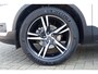 Volvo XC40 T3 AUT8 163PK R-Design | Panoramadak | Rondomzicht camera | Elektrisch verstelbare voorstoelen | Harman Kardon audio | Trekhaak semi elektrisch inklapbaar | 19" Lichtmetalen velgen | Stoel- & Stuurwielverwarming