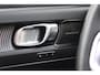 Volvo XC40 T3 AUT8 163PK R-Design, Camera achter, Verwarmbare Voorstoelen, Verwarmbaar Stuurwiel, Adaptieve Cruise Control, Pilot Assist, Elek Verstelbare Bestuurdersstoel Met Geheugen, Harman&Kardon Audio, BLIS