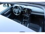 Volvo XC40 T3 AUT8 163PK R-Design | Panoramadak | Rondomzicht camera | Elektrisch verstelbare voorstoelen | Harman Kardon audio | Trekhaak semi elektrisch inklapbaar | 19" Lichtmetalen velgen | Stoel- & Stuurwielverwarming