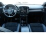 Volvo XC40 T3 AUT8 163PK R-Design | Panoramadak | Rondomzicht camera | Elektrisch verstelbare voorstoelen | Harman Kardon audio | Trekhaak semi elektrisch inklapbaar | 19" Lichtmetalen velgen | Stoel- & Stuurwielverwarming