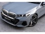 BMW 5-Serie 530e M Sport Edition | SOH 98,1% | M-Sport | Adaptieve LED verlichting | Driving Assistant Professional | Harman/Kardon | Shadow Line | Comfort Pakket | Panoramadak | HUD | Stoelverwarming/Koeling |