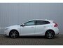 Volvo V40 T2 Automaat Momentum| Achteruitrijcamera | Stoelverwarming voor | Full map navigatie | Cruise control | Bluetooth | Extra getint glas| Verwarmbare voorruit