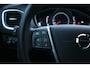 Volvo V40 T2 Automaat Momentum| Achteruitrijcamera | Stoelverwarming voor | Full map navigatie | Cruise control | Bluetooth | Extra getint glas| Verwarmbare voorruit